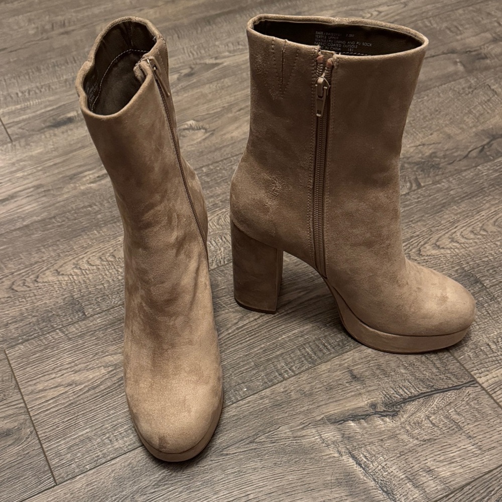 Steve Madden - RATE Booties